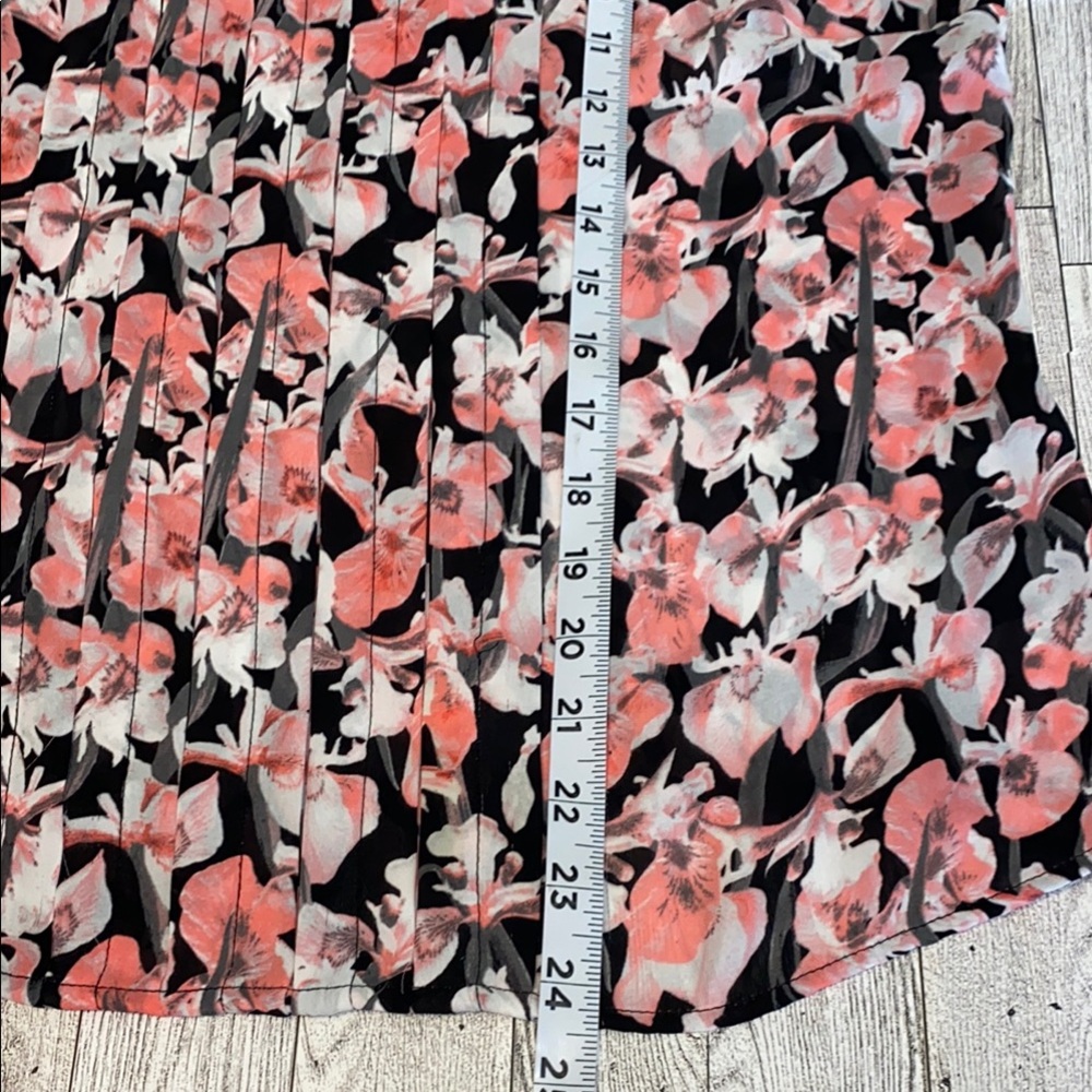 Worthington Pink and Black Cap Sleeve Pleated Blouse Tank Size Large - Picture 5 of 6
